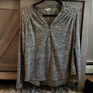 Long sleeve button up V-neck!! Size medium large
